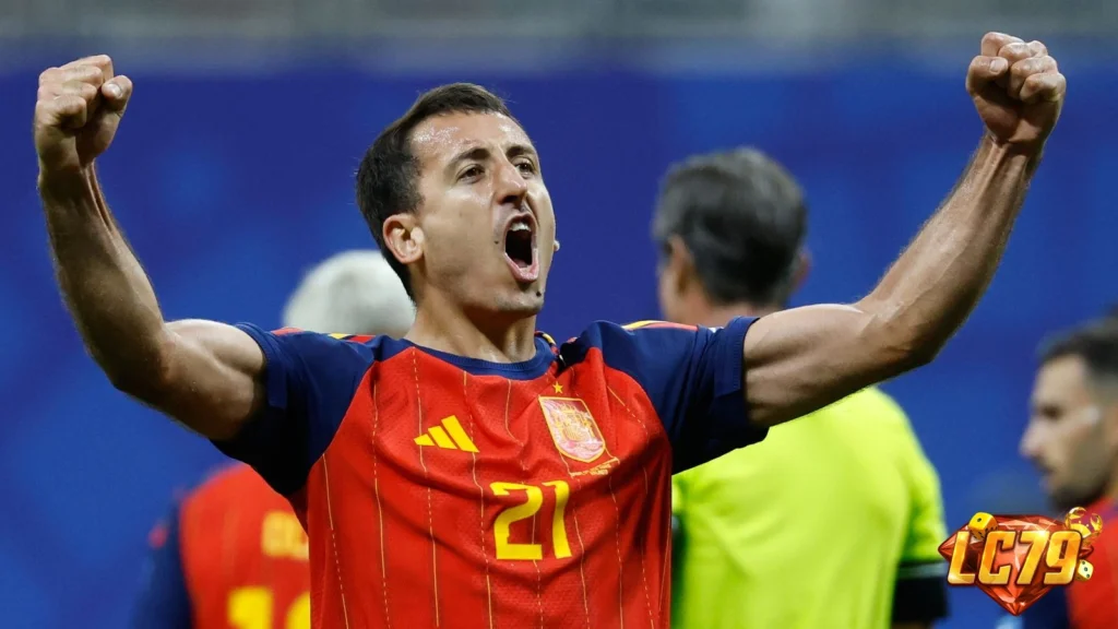 Oyarzabal ăn mừng Tây Ban Nha 4-0 Saudi Arabia